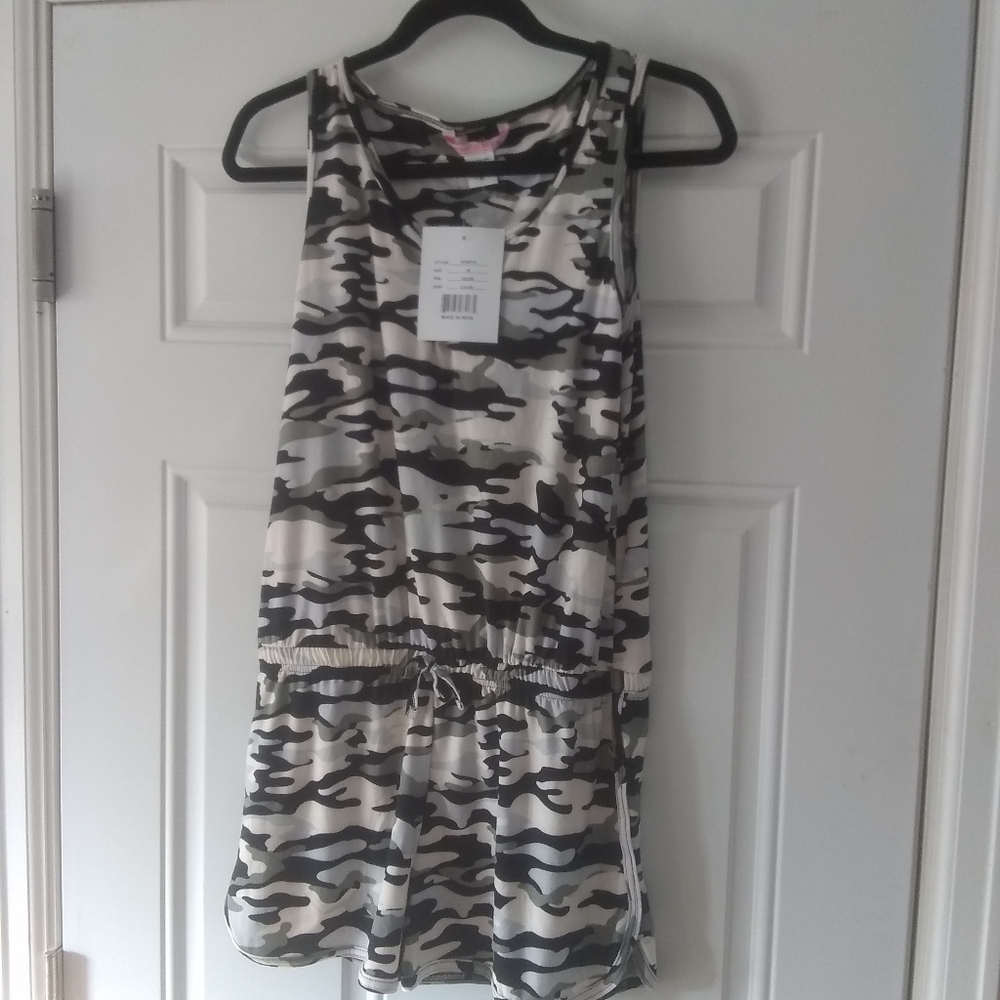 EMME JORDAN Camo Romper Jumpsuit Sz Medium NWT